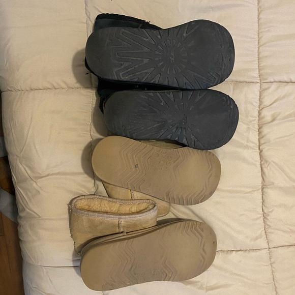 Women’s size 7 Uggs ugg boots black & tan - Picture 2 of 5